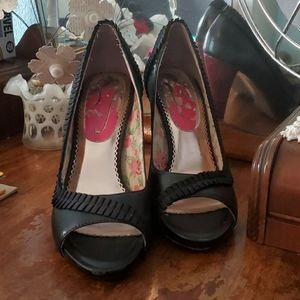 Poetic License Saucy Black Ruffled Peep Toe Pump